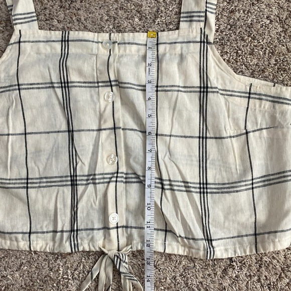 a new day cropped window pane linen blend top - Picture 4 of 8